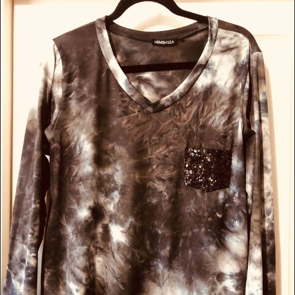 Long sleeved tie dye top with sequined pocket